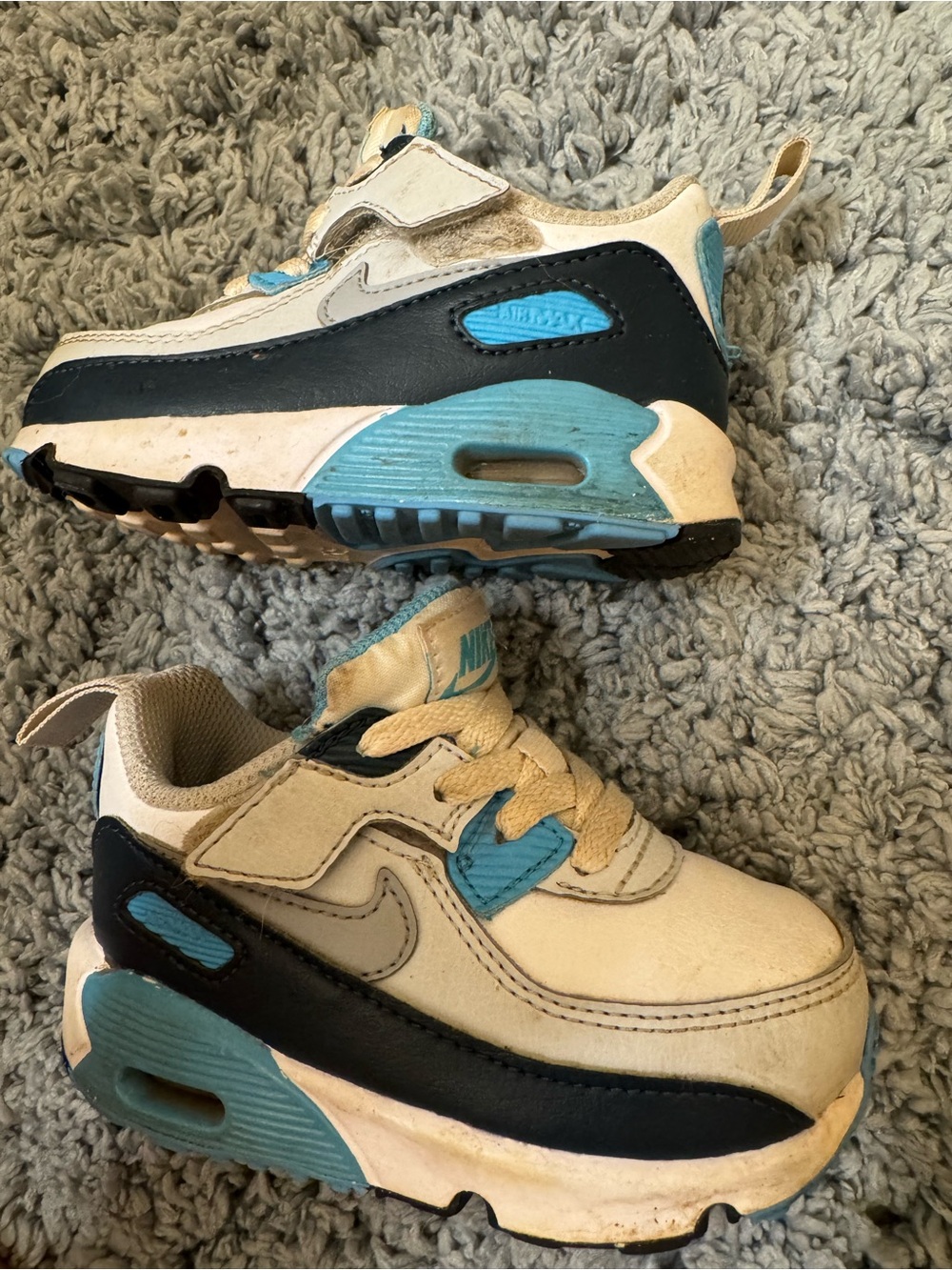Nike Kids White, Teal & Black Athletic Sneakers
